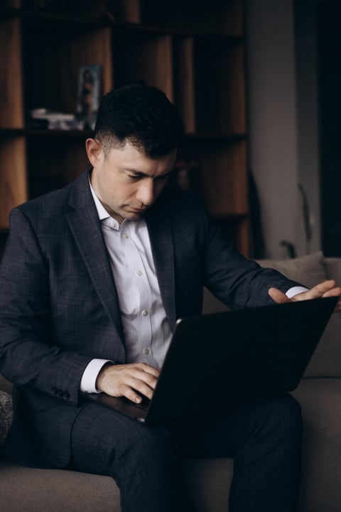 Юрий Зуев — после потери денег на первой инвестиции